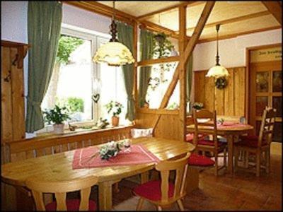 Gasthaus & Pension Zum Hirsch Gehlberg Eksteriør billede